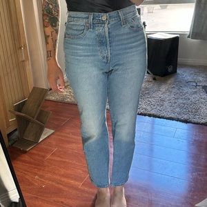 Levi’s wedgie straight jean